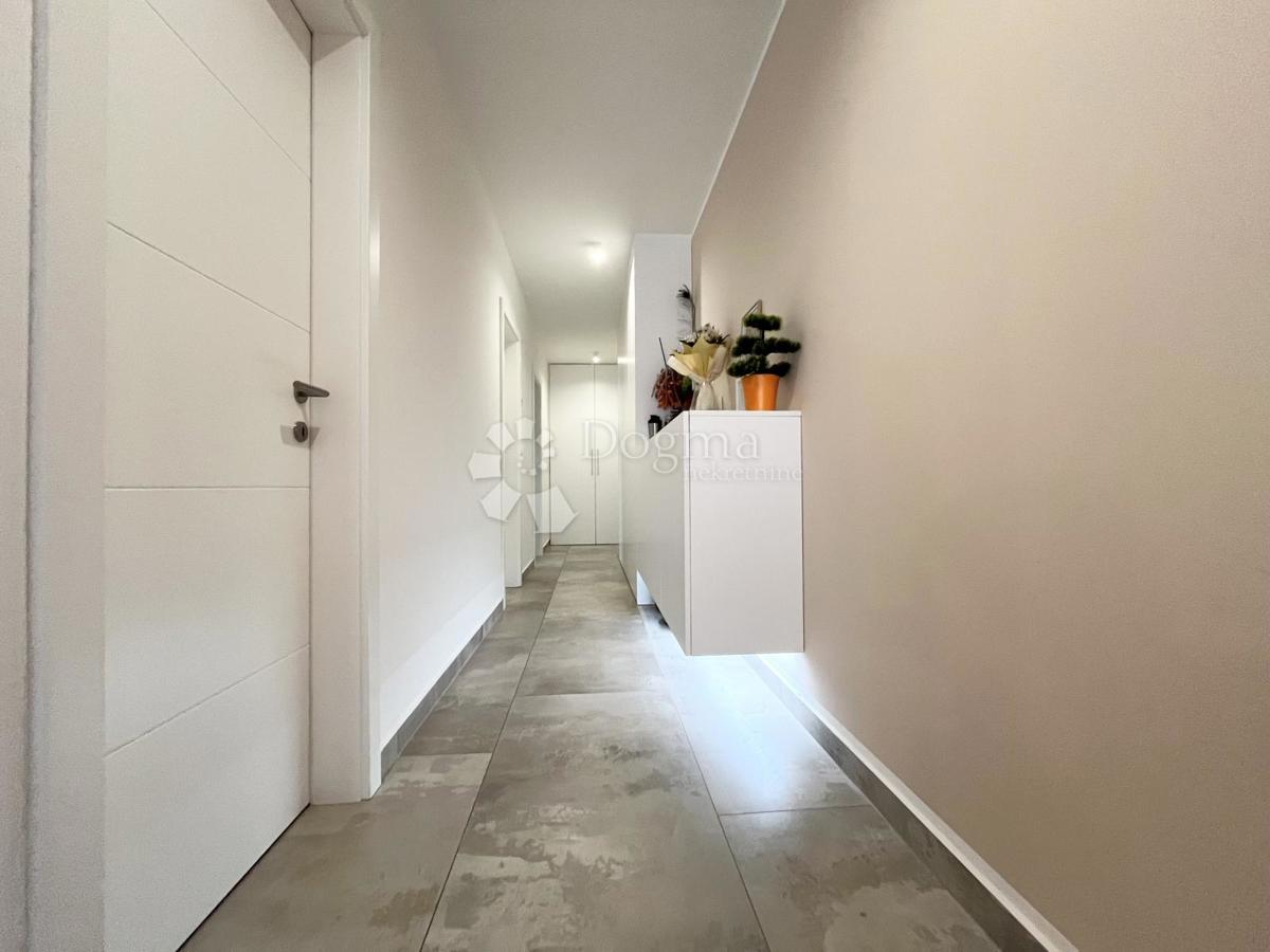 Flat For sale - ISTARSKA NOVIGRAD