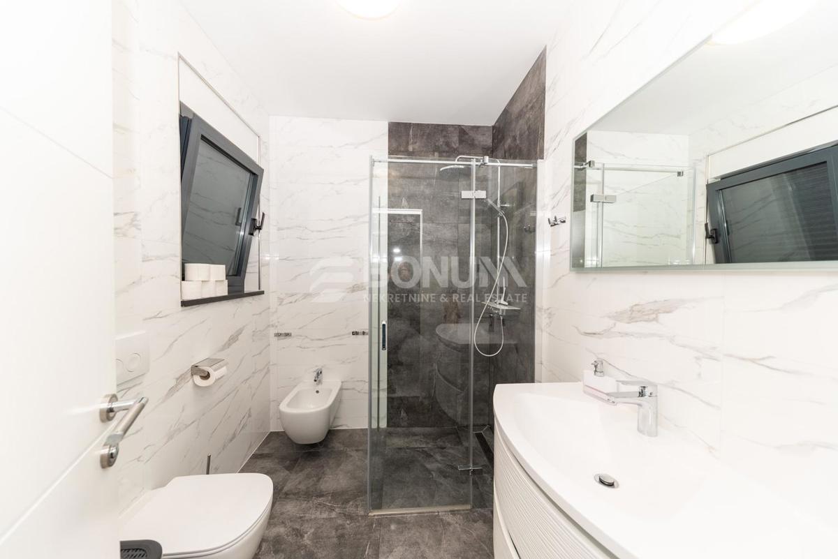 House For sale - ŠIBENSKO-KNINSKA VODICE