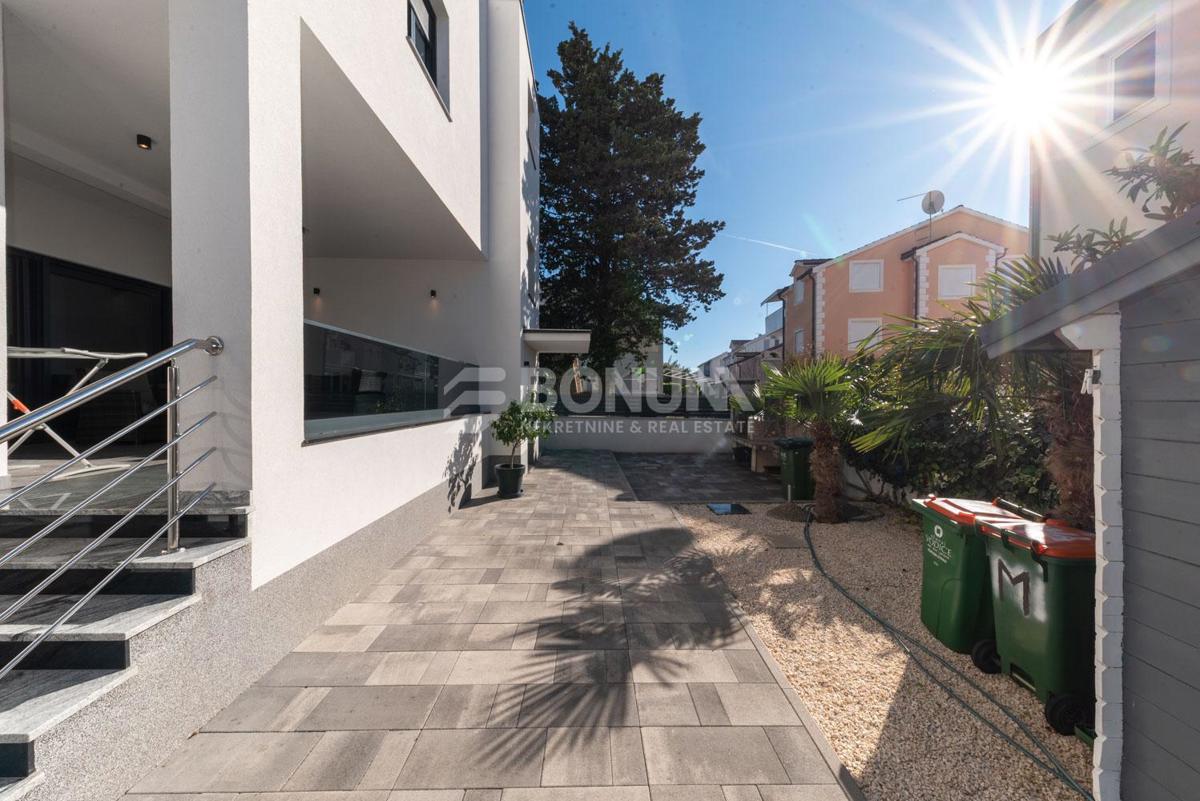 House For sale - ŠIBENSKO-KNINSKA VODICE