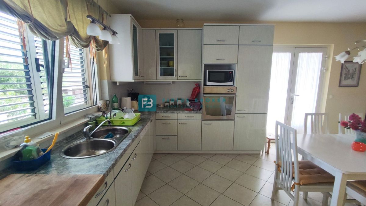Dom Na predaj - ŠIBENSKO-KNINSKA VODICE