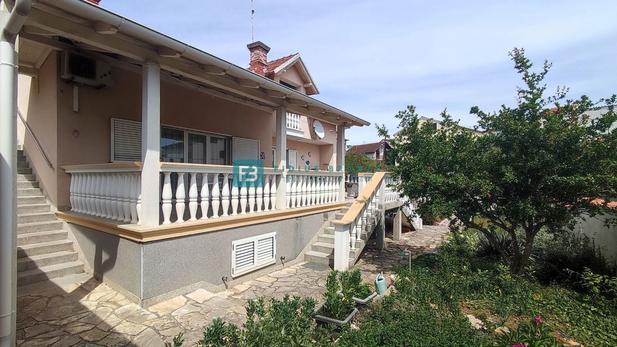 Dom Na predaj - ŠIBENSKO-KNINSKA VODICE