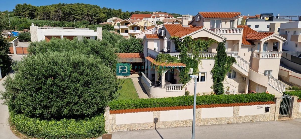 House For sale - šibensko-kninska Vodice - foto 1/86