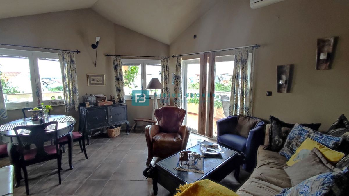 House For sale - ŠIBENSKO-KNINSKA VODICE