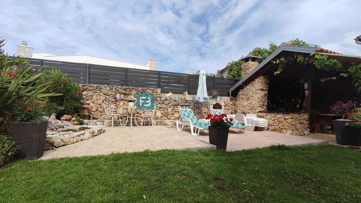 House For sale - ŠIBENSKO-KNINSKA VODICE