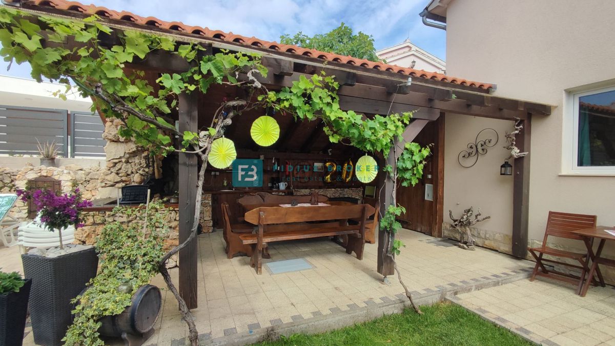 House For sale - ŠIBENSKO-KNINSKA VODICE