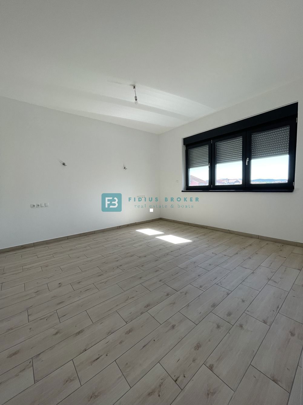Flat For sale - ŠIBENSKO-KNINSKA VODICE