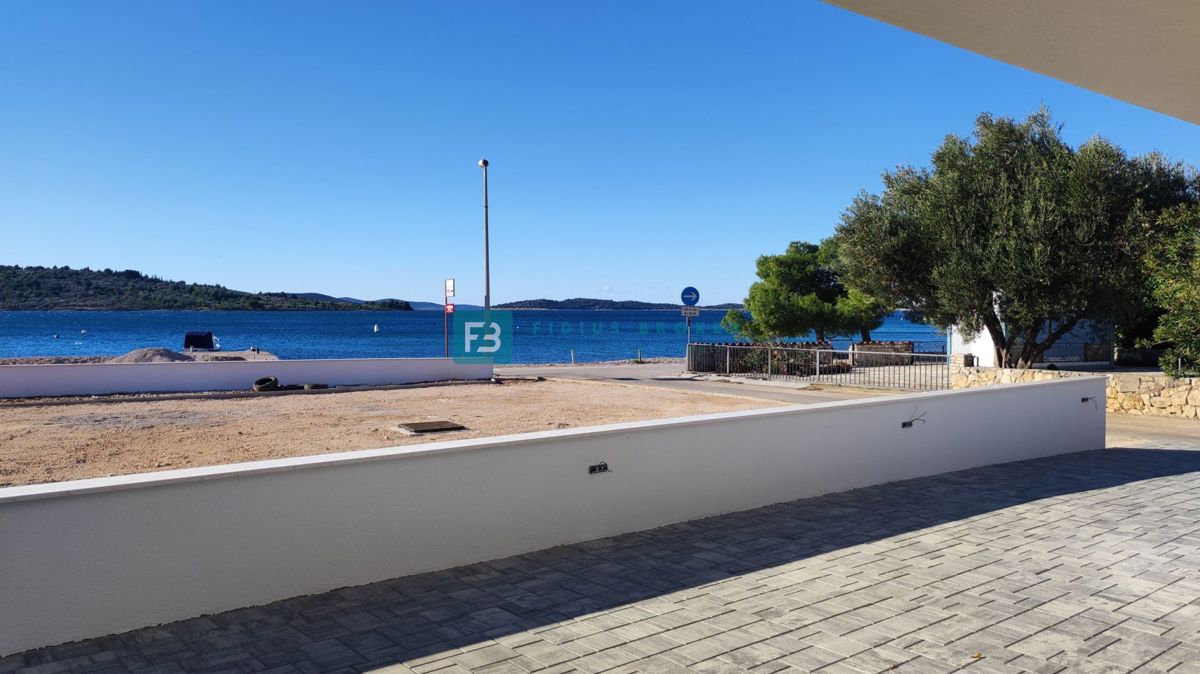 Lokal użytkowy Na sprzedaż - šibensko-kninska Vodice - foto 1/25