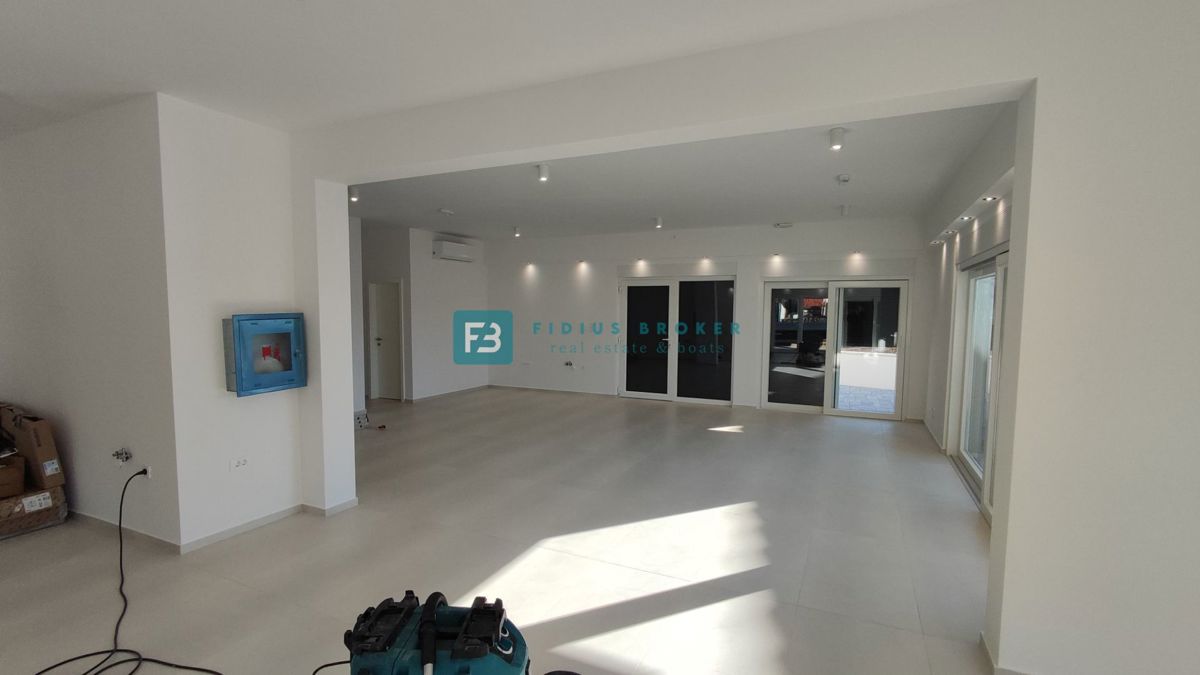 Lokal użytkowy Na sprzedaż - ŠIBENSKO-KNINSKA VODICE