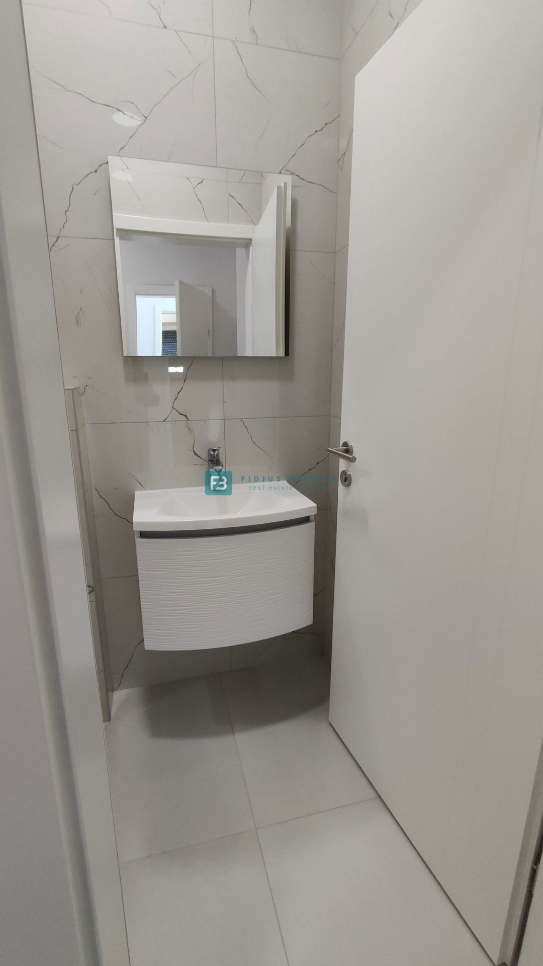 Lokal użytkowy Na sprzedaż - ŠIBENSKO-KNINSKA VODICE