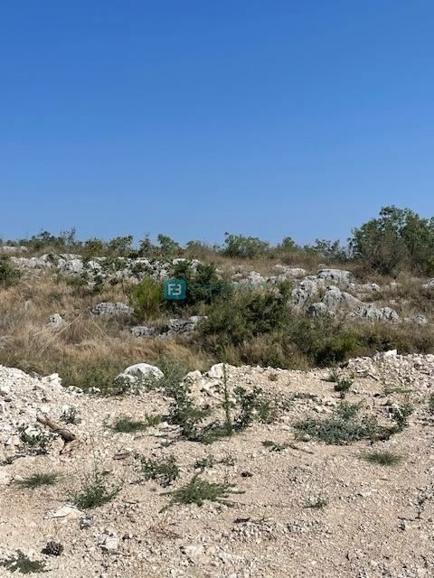 Land For sale - ŠIBENSKO-KNINSKA VODICE