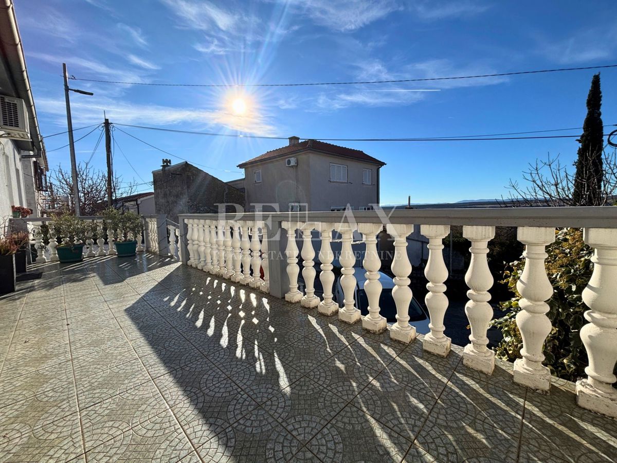 Kuća Na prodaju - PRIMORSKO-GORANSKA CRIKVENICA