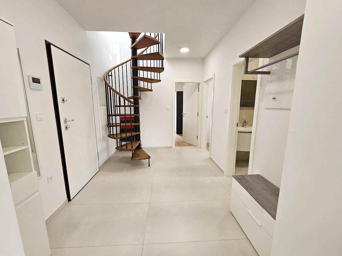 Appartement À vendre - ŠIBENSKO-KNINSKA VODICE