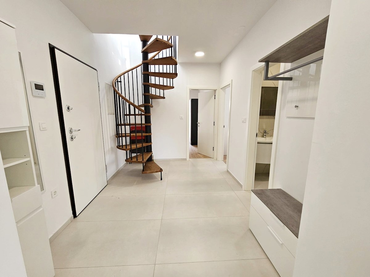 Appartement À vendre - ŠIBENSKO-KNINSKA VODICE