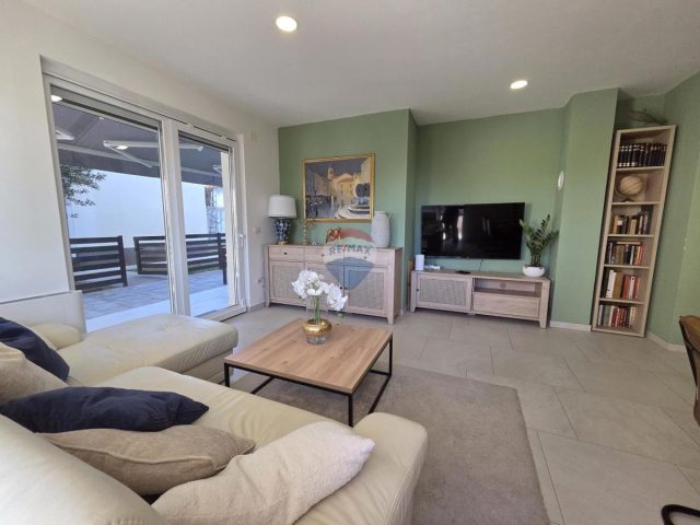 Flat for sale 173 m² – Kostrena