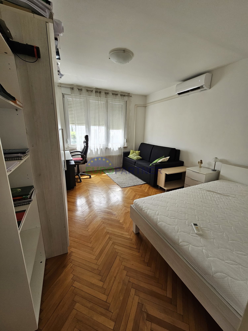 Mieszkanie Na sprzedaż - SPLITSKO-DALMATINSKA SPLIT