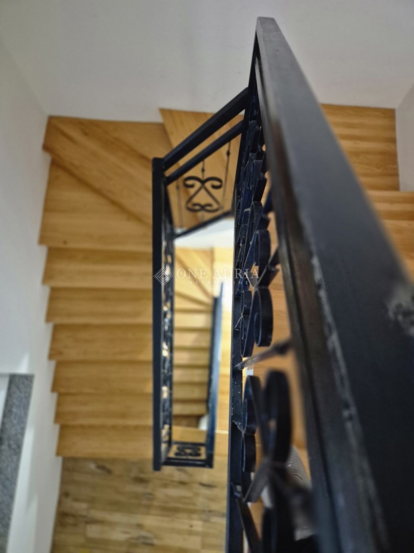 House For sale - PRIMORSKO-GORANSKA NOVI VINODOLSKI