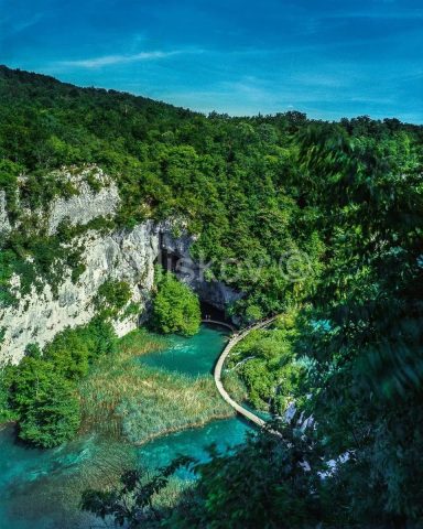 Poslovni prostor na prodaju 2400 m² – Plitvička Jezera