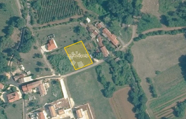 Grundstück zu verkaufen 821 m² – Karojba