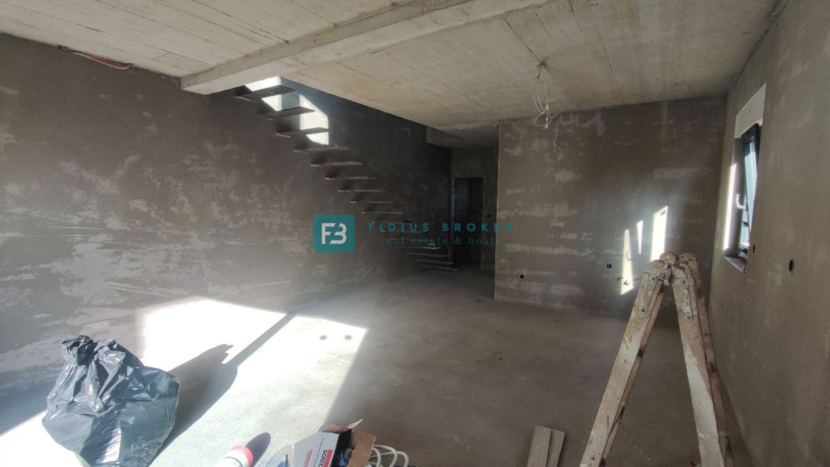 House For sale - ŠIBENSKO-KNINSKA VODICE