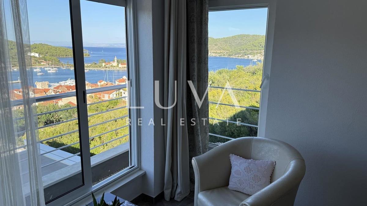 House For sale - SPLITSKO-DALMATINSKA VIS