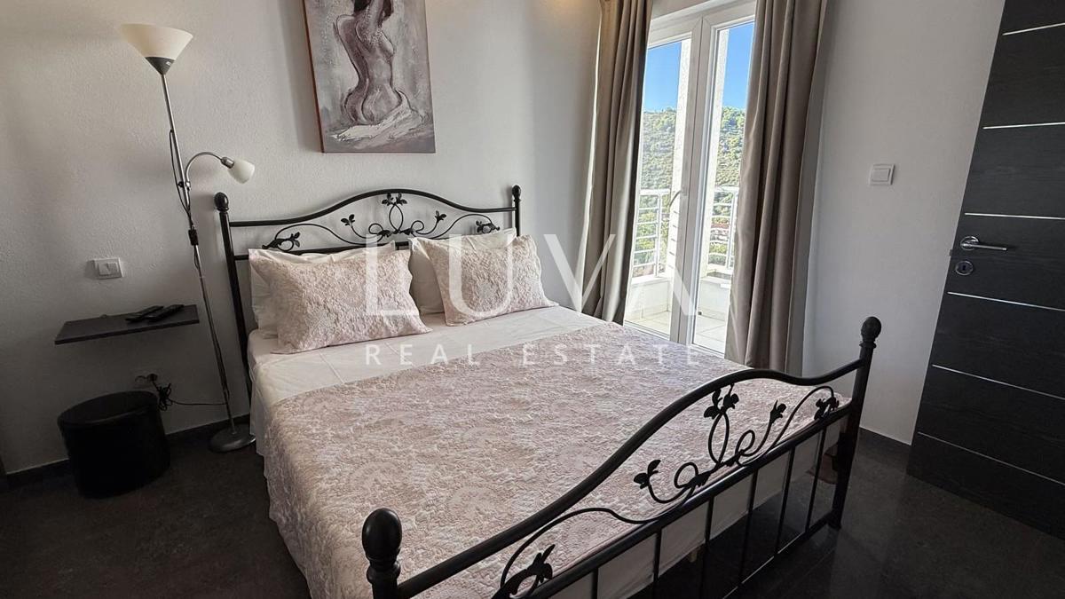 House For sale - SPLITSKO-DALMATINSKA VIS
