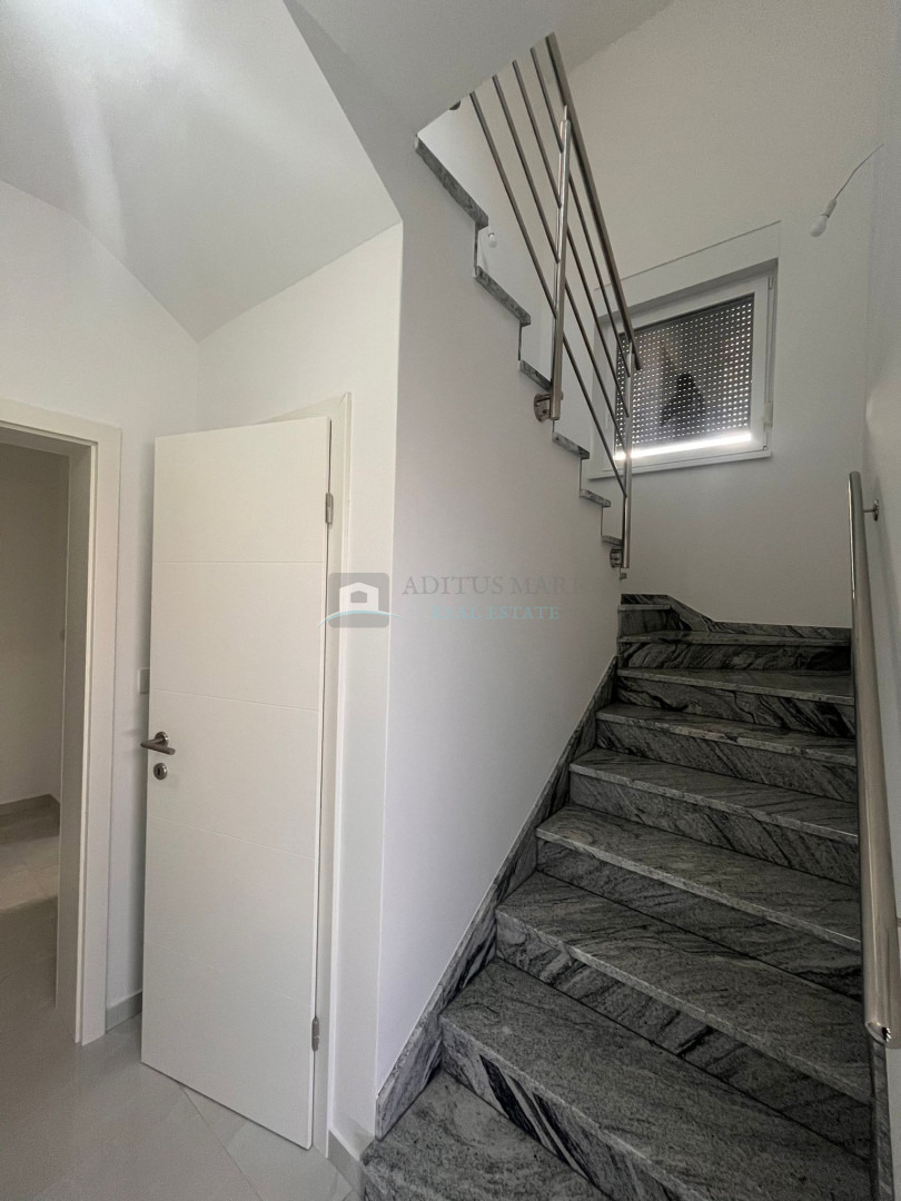 House For sale - ŠIBENSKO-KNINSKA VODICE