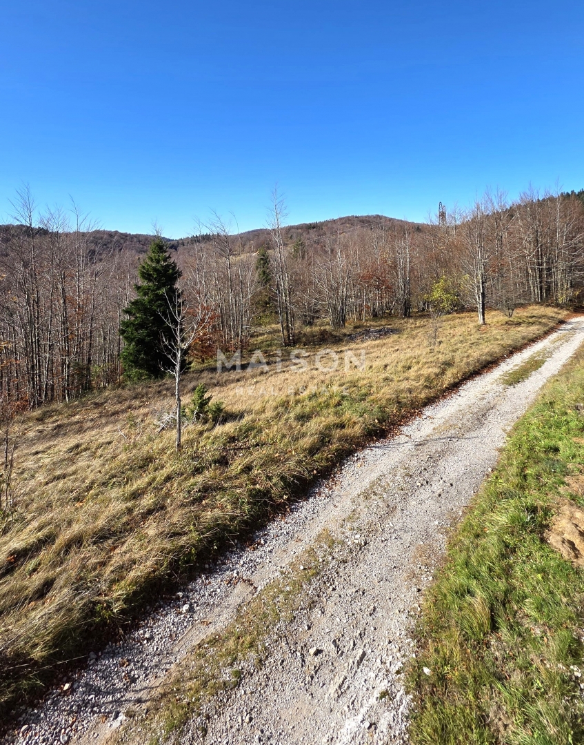 Zemljište Na prodaju - PRIMORSKO-GORANSKA RAVNA GORA