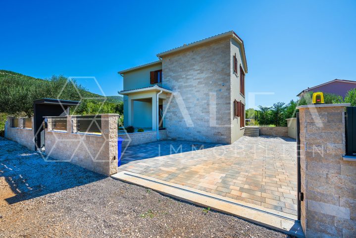 Hiša na predaj 188 m² – Labin