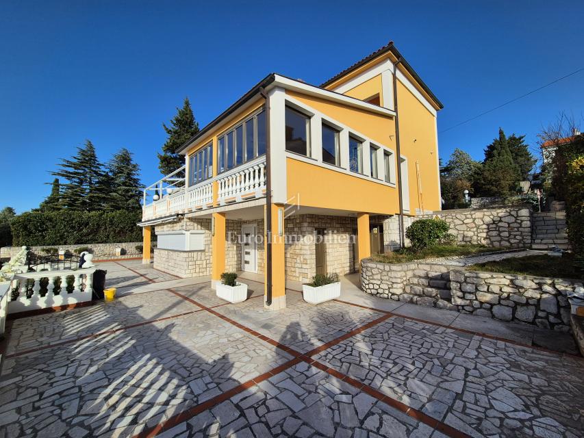 Hiša Na predaj - PRIMORSKO-GORANSKA NOVI VINODOLSKI