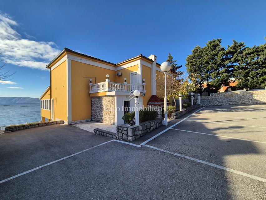 Hiša Na predaj - PRIMORSKO-GORANSKA NOVI VINODOLSKI