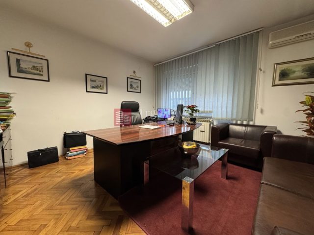 Business premises for rent 65 m² – Slavonski Brod