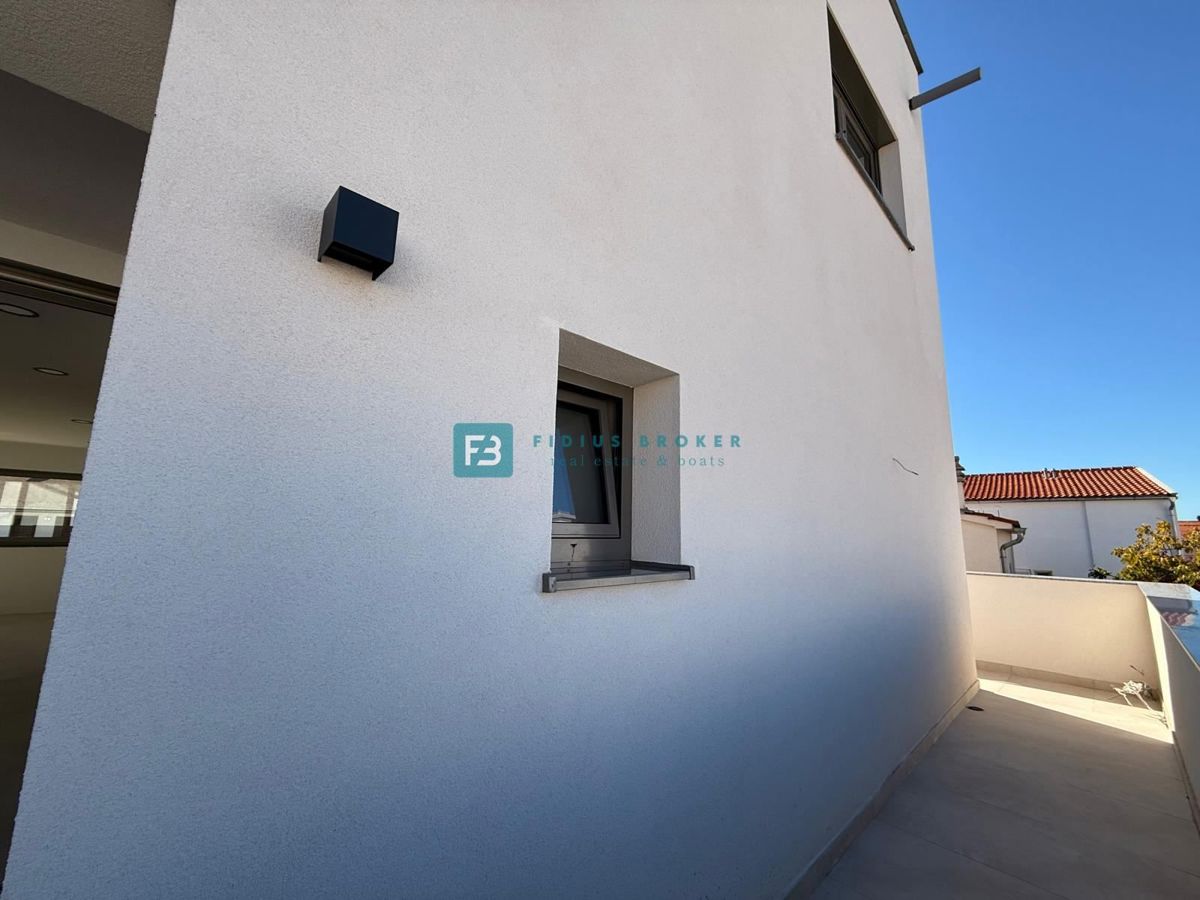 House For sale - ŠIBENSKO-KNINSKA VODICE
