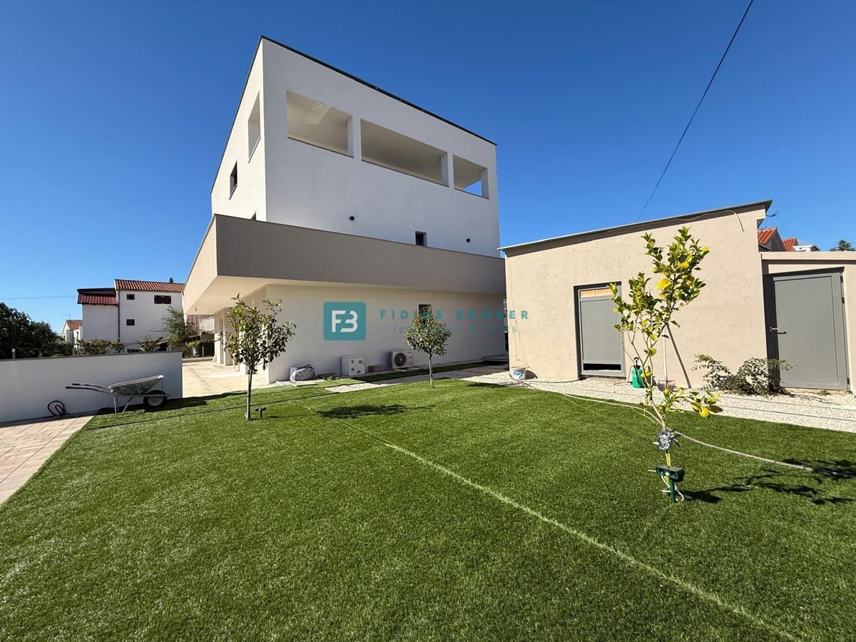 House For sale - ŠIBENSKO-KNINSKA VODICE