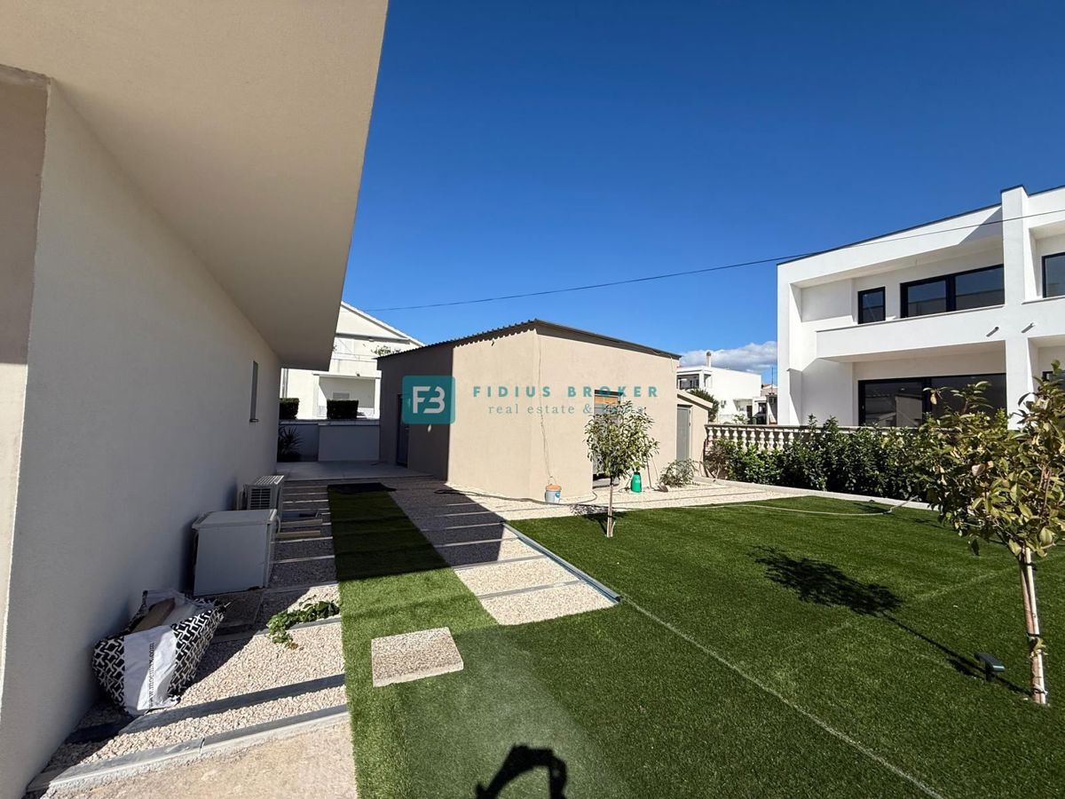House For sale - ŠIBENSKO-KNINSKA VODICE
