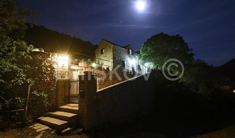 House For sale - SPLITSKO-DALMATINSKA BRAČ