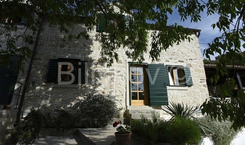 House For sale - SPLITSKO-DALMATINSKA BRAČ