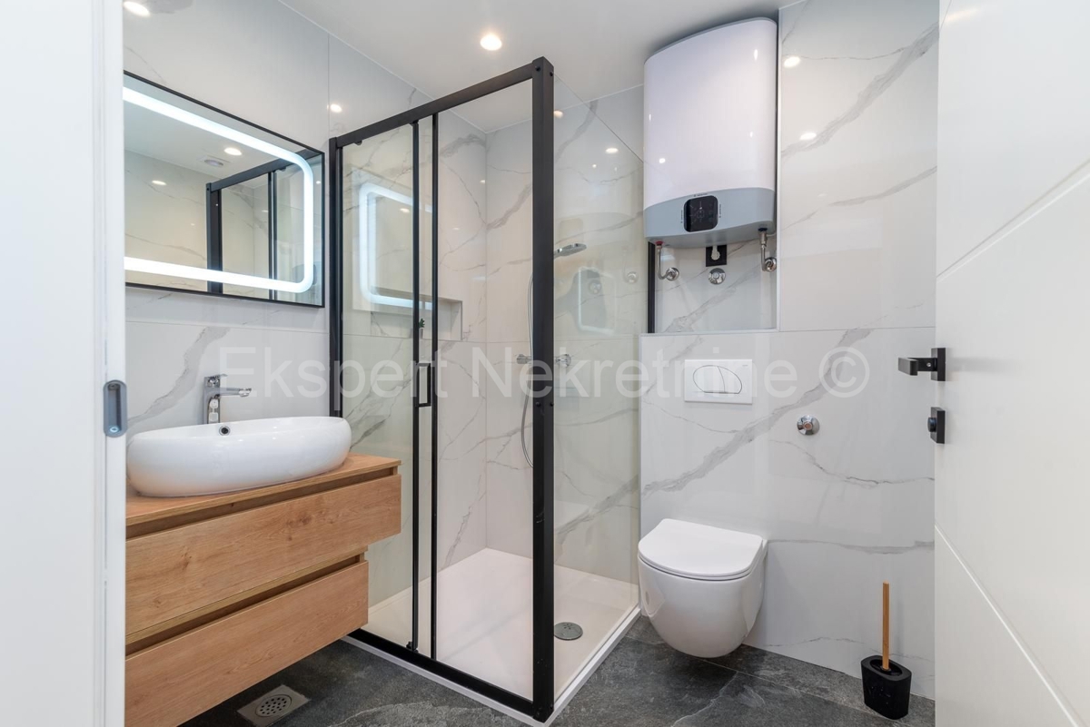 Apartma Na predaj - SPLITSKO-DALMATINSKA ČIOVO