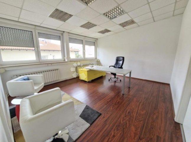 Business premises for rent 180 m² – Rijeka