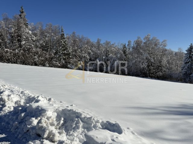 Pozemok na predaj 2530 m² – Ravna Gora