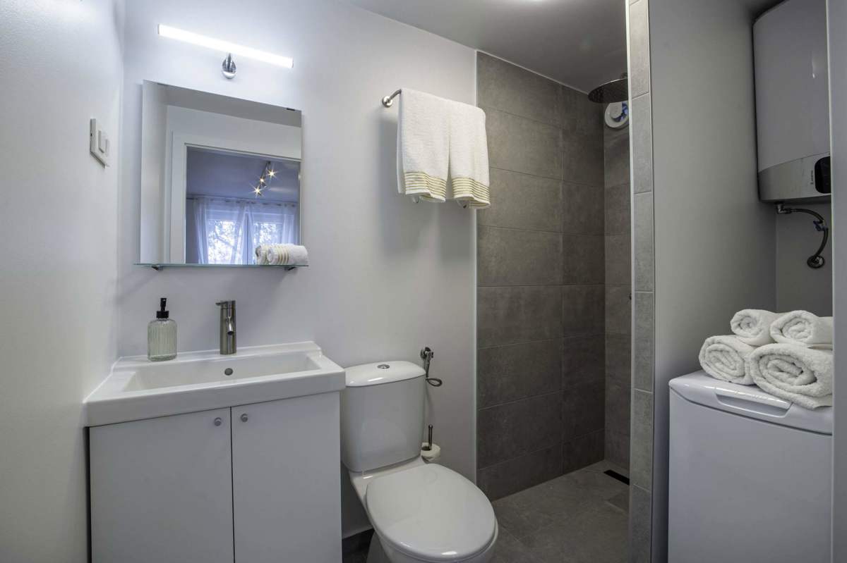 Appartement À vendre - ŠIBENSKO-KNINSKA ROGOZNICA