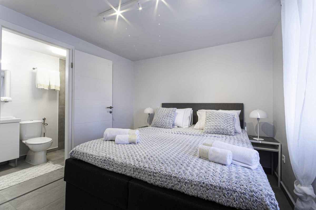 Appartement À vendre - ŠIBENSKO-KNINSKA ROGOZNICA