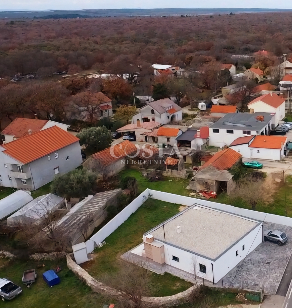 Haus Zu verkaufen - ZADARSKA POLIČNIK