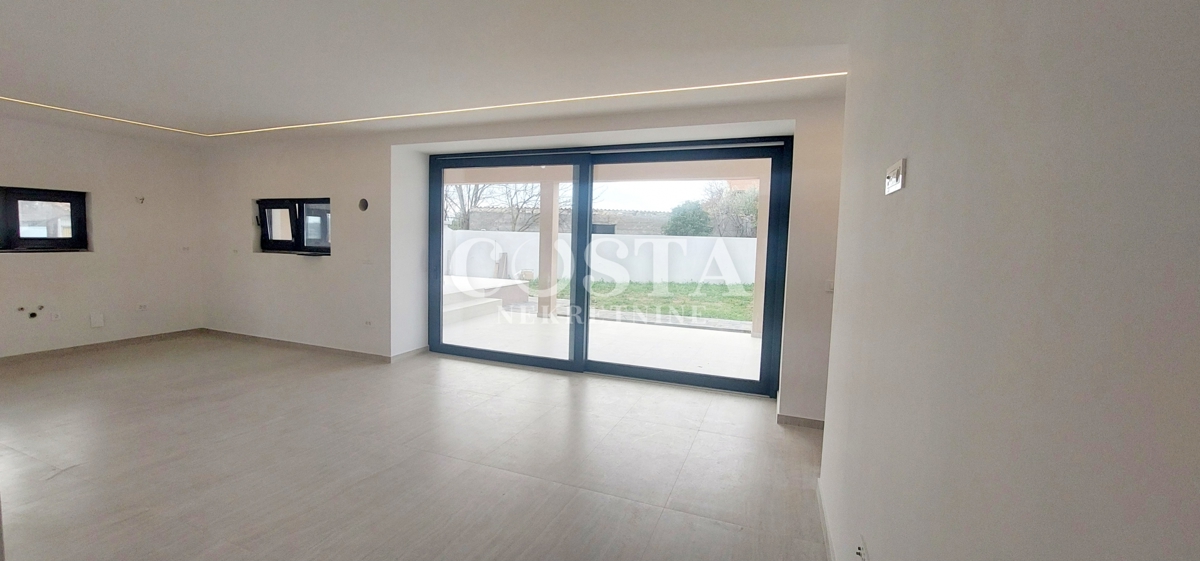 Haus Zu verkaufen - ZADARSKA POLIČNIK