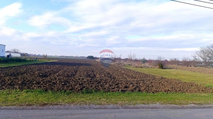 Działka na sprzedaż 6809 m² – Velika Gorica