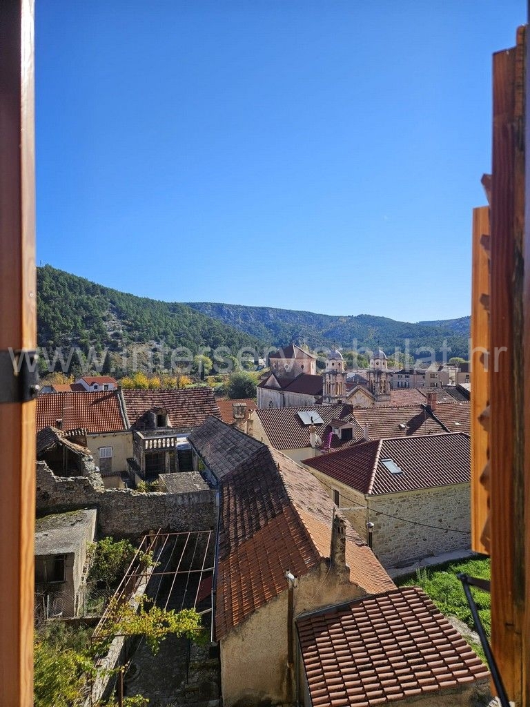 Dům K pronájmu - ŠIBENSKO-KNINSKA SKRADIN