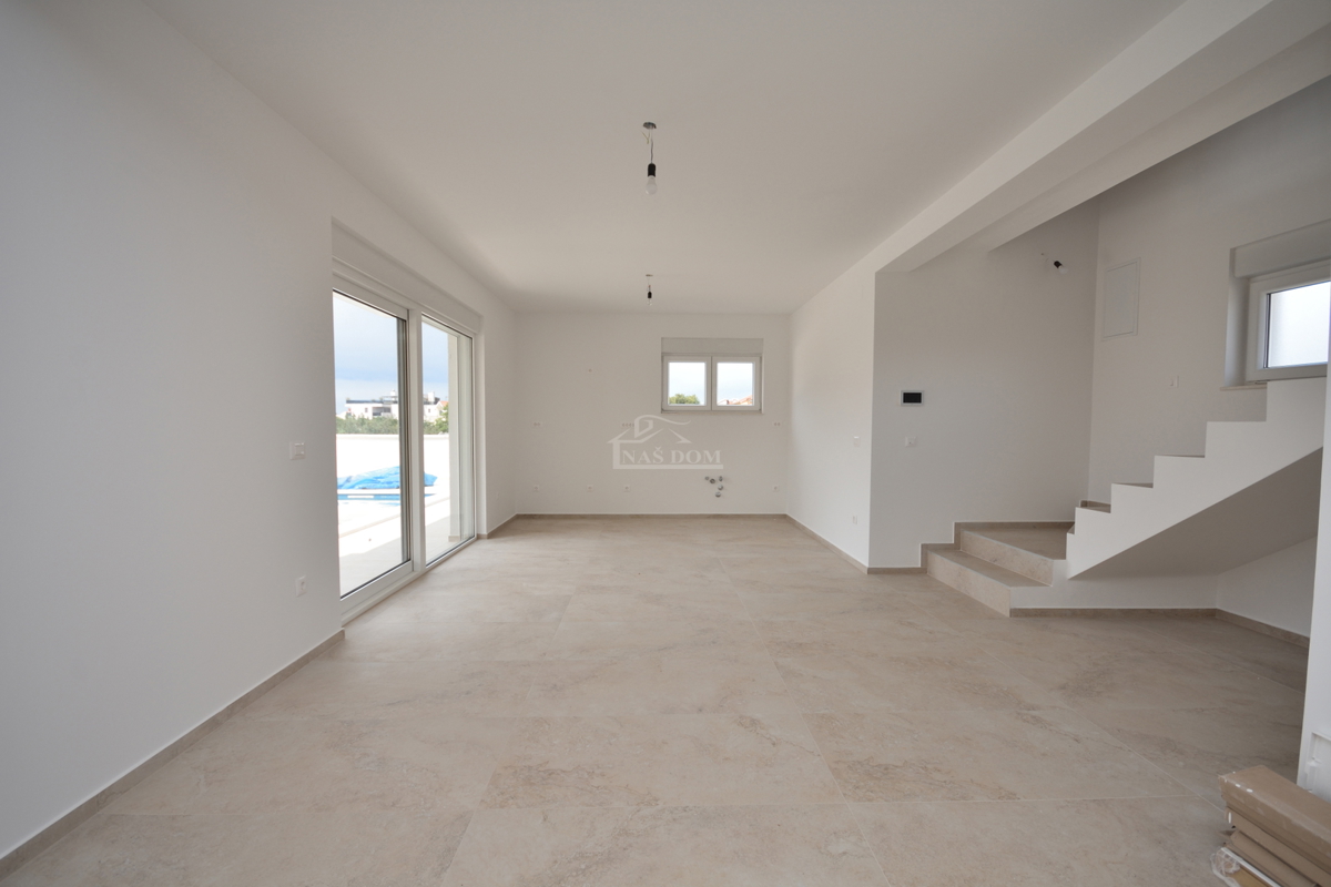 House For sale - ŠIBENSKO-KNINSKA VODICE