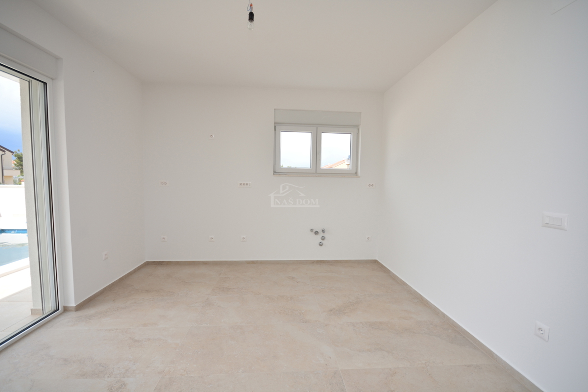 House For sale - ŠIBENSKO-KNINSKA VODICE