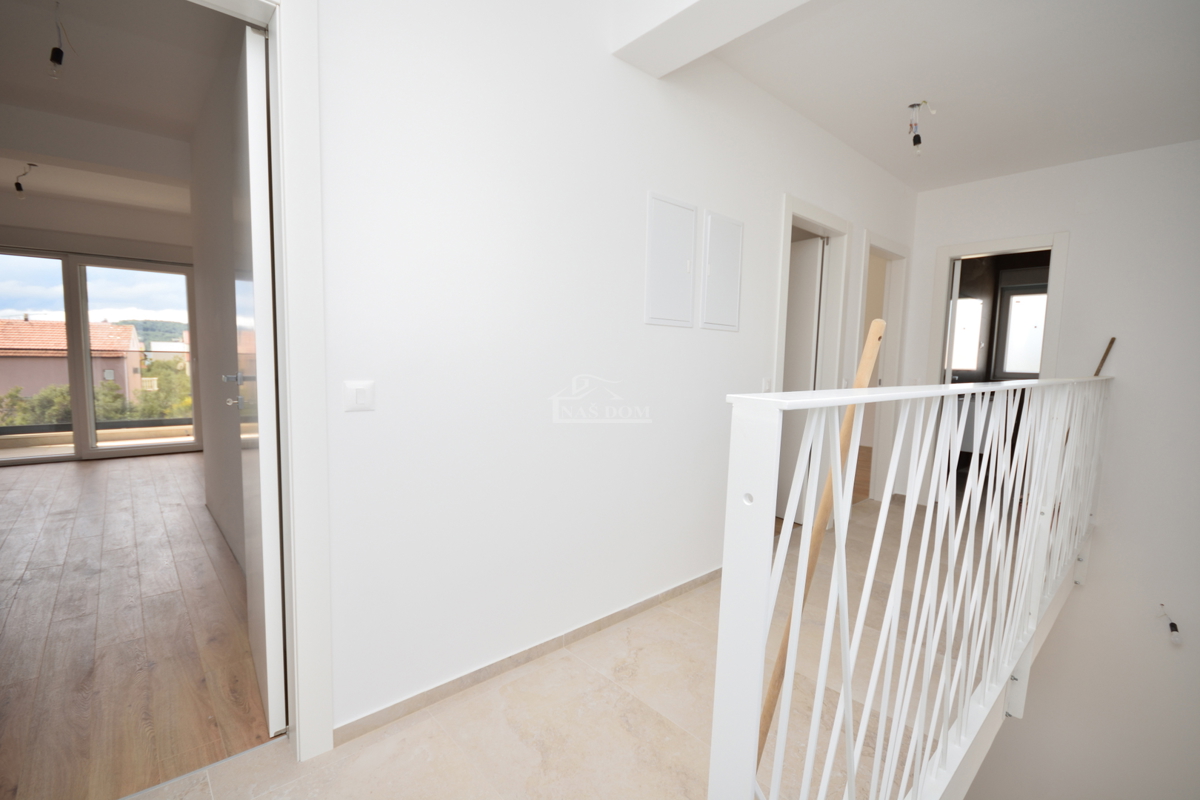 House For sale - ŠIBENSKO-KNINSKA VODICE