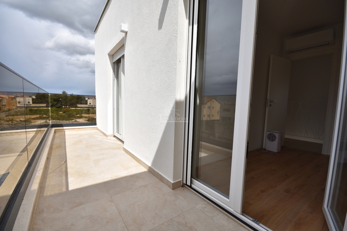 House For sale - ŠIBENSKO-KNINSKA VODICE