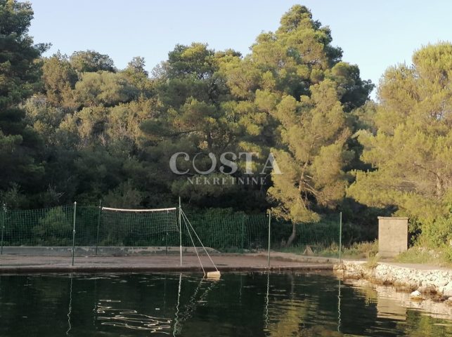 Parcela na predaj 726 m² – Dugi Otok